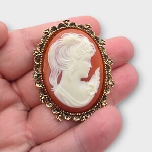 Gerry’s Cameo Brooch Pendant  – Gold Victorian Revival Vintage Romantic Heirloom